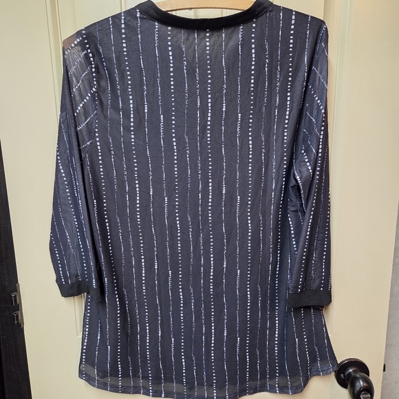 Timeson Top Womens Size Medium Black White Lined 3/4 Sleeve  V Neck Business - Picture 6 of 12